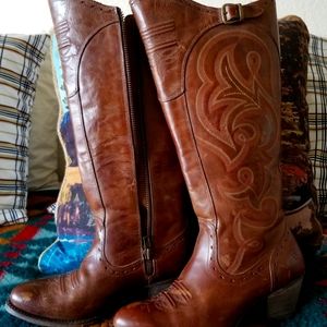 Size 7.5 Ariat Women's Western Boots, Natural Brown Wide Calve